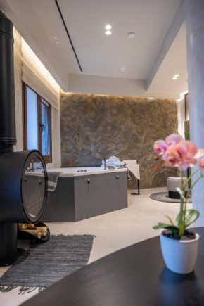 Polyzos luxury suites